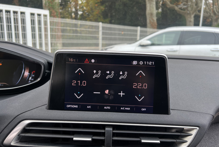 Peugeot 3008 1.5 BlueHDi 130 GT Line BVM6 / Angles Morts / Carplay / Caméra