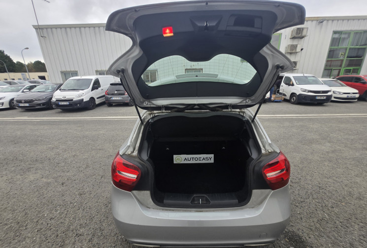 Mercedes Classe A 180 d Sensation 7G-DCT * camera * palettes au volant * clim bi-zone*