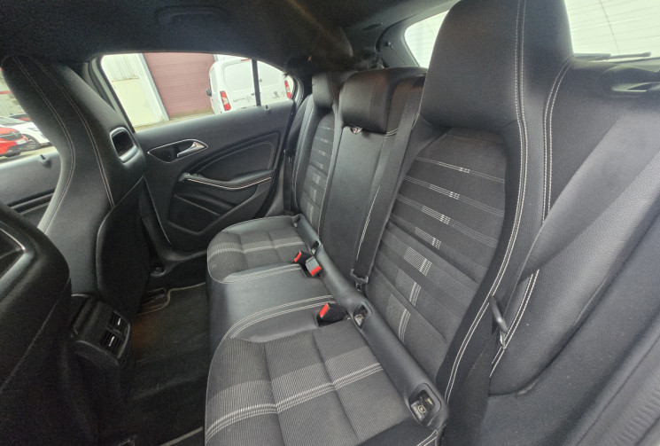 Mercedes Classe A 180 d Sensation 7G-DCT * camera * palettes au volant * clim bi-zone*