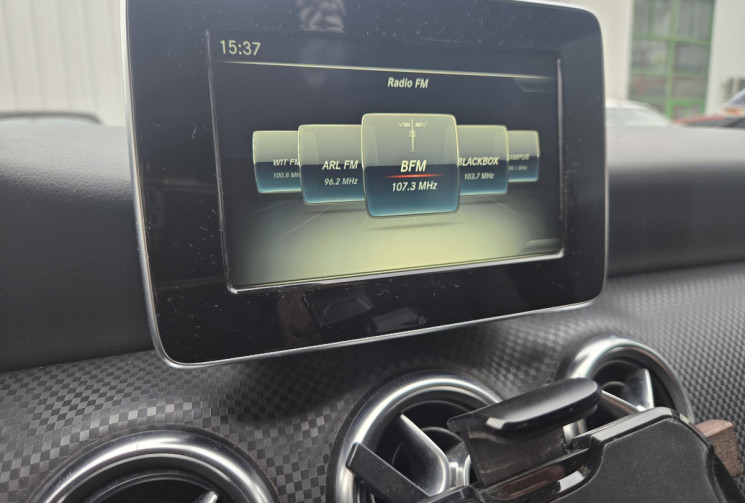 Mercedes Classe A 180 d Sensation 7G-DCT * camera * palettes au volant * clim bi-zone*