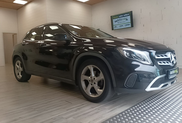 Mercedes GLA 200 SENSATION (X156) Phase 2  1.6 i 16V 7G-DCT 156 cv Boîte auto