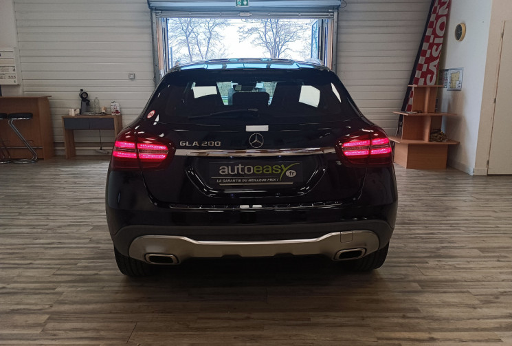 Mercedes GLA 200 (X156) Phase 2  1.6 i 16V 7G-DCT 156 cv Boîte auto