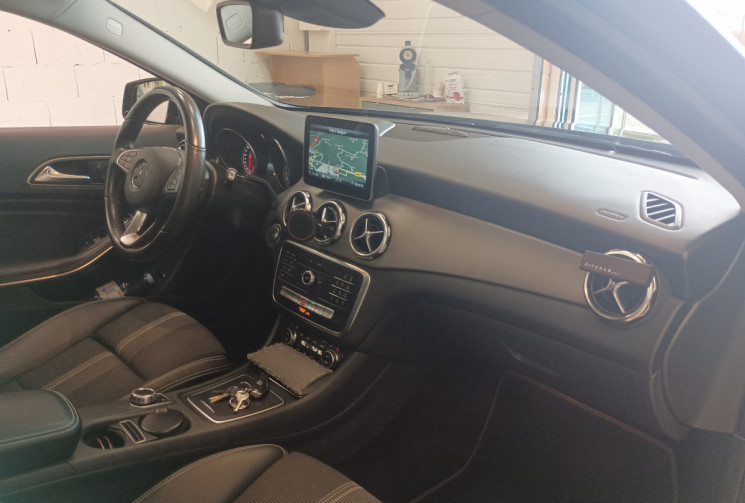 Mercedes GLA 200 (X156) Phase 2  1.6 i 16V 7G-DCT 156 cv Boîte auto