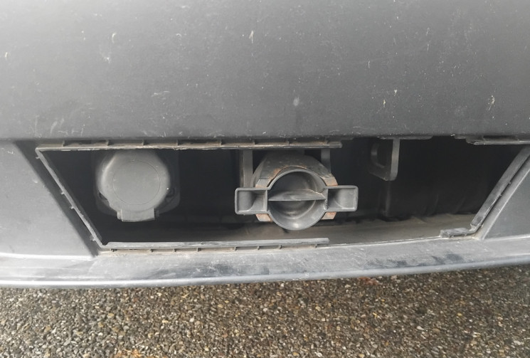 Tesla Model Y LONG RANGE DUAL MOTOR AWD 514 cv - Attelage