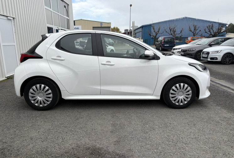 Toyota Yaris 116h Dynamic Business 5p * Carplay * Led * Caméra * Contrat d'entretien
