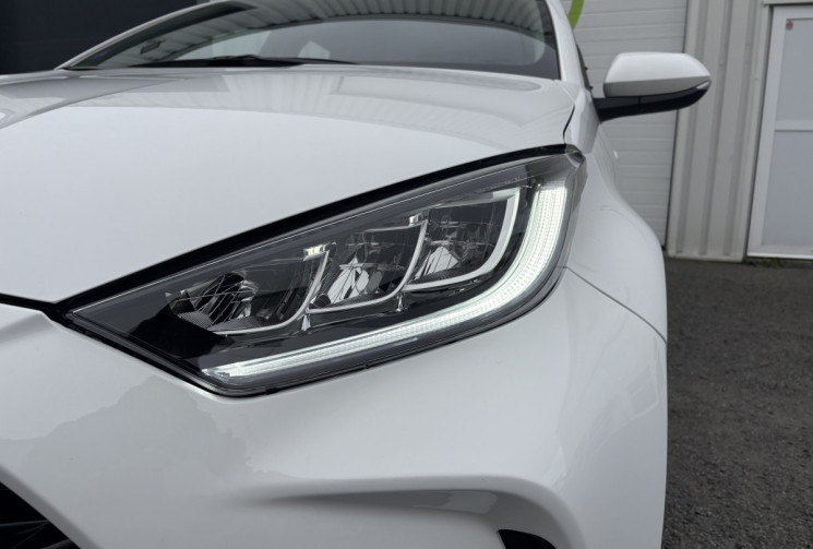 Toyota Yaris 116h Dynamic Business 5p * Carplay * Led * Caméra * Contrat d'entretien
