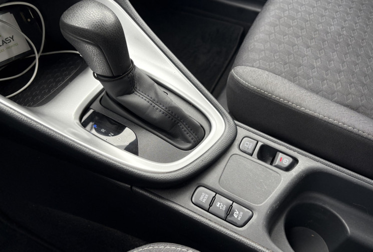 Toyota Yaris 116h Dynamic Business 5p * Carplay * Led * Caméra * Contrat d'entretien