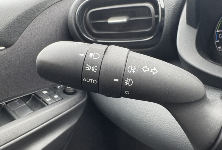 Toyota Yaris 116h Dynamic Business 5p * Carplay * Led * Caméra * Contrat d'entretien