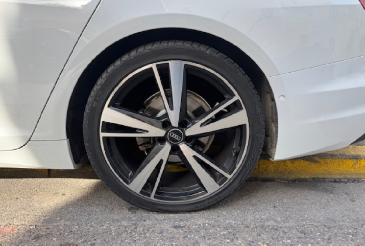 Audi A6 Avant Quattro 40 Tdi Mild Hybrid 204 cv / CARPLAY / TOIT OUVRANT / VIRTUAL COCKPIT