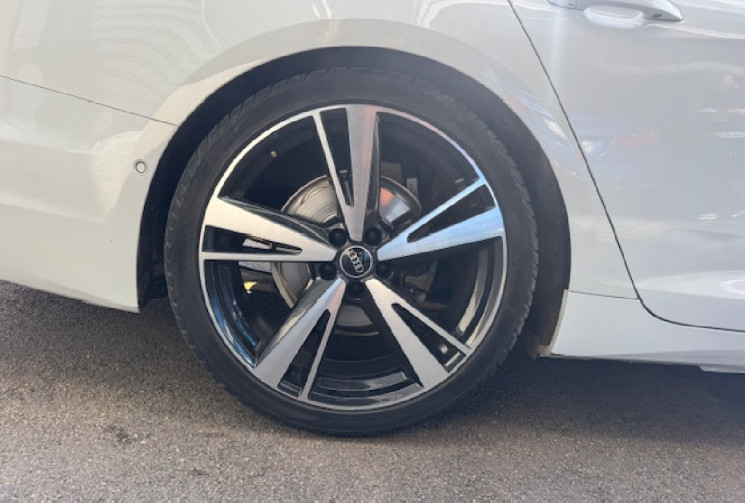 Audi A6 Avant Quattro 40 Tdi Mild Hybrid 204 cv / CARPLAY / TOIT OUVRANT / VIRTUAL COCKPIT