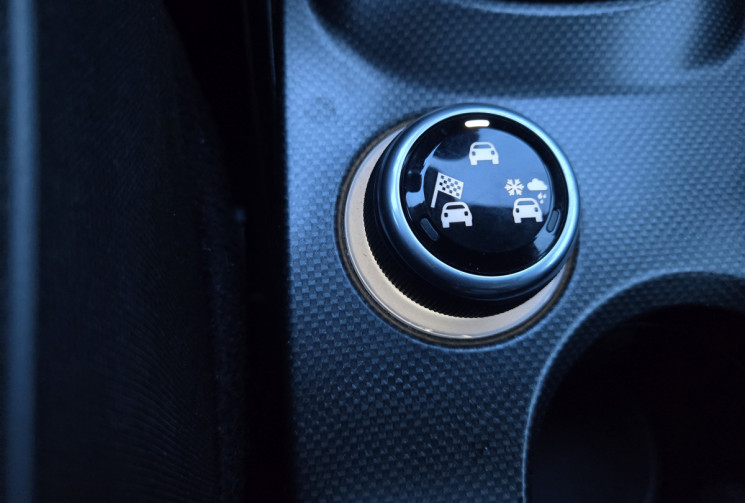 FIAT 500X 1.4 MultiAir LOUNGE * Toit ouvrant panoramique * radars de recul * clim auto bi-zone*     