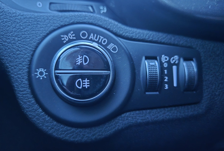 FIAT 500X 1.4 MultiAir LOUNGE * Toit ouvrant panoramique * radars de recul * clim auto bi-zone*     