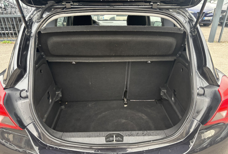 Opel Corsa E / 1.4 / 90 CH / COLOR EDITION