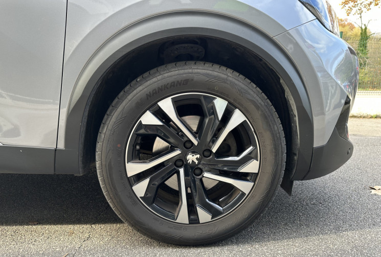 Peugeot 2008 Allure 1.5 BlueHDi 130 EAT8 / Carplay / i Cockpit 3D / Camera