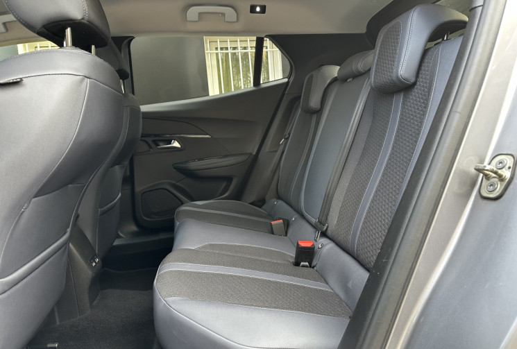 Peugeot 2008 Allure 1.5 BlueHDi 130 EAT8 / Carplay / i Cockpit 3D / Camera