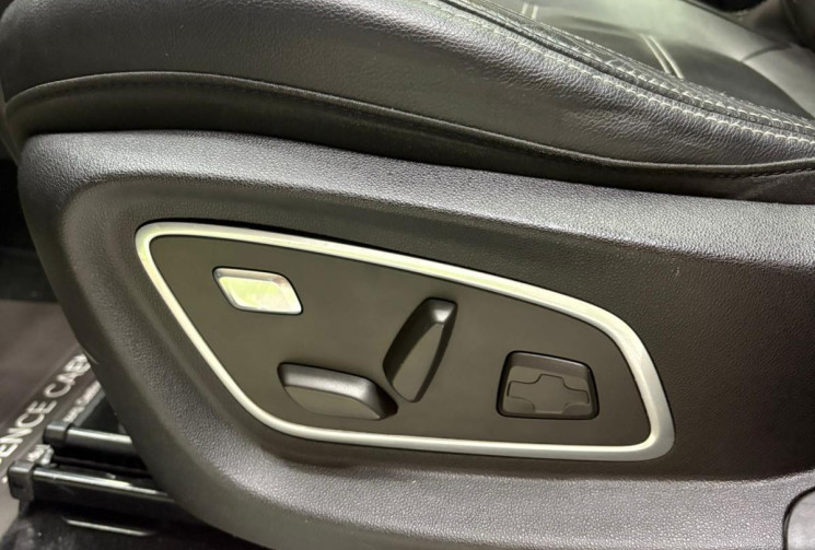 Renault GRAND SCENIC Renault Grand Scénic 1.6 DCI 160 pack Bose 