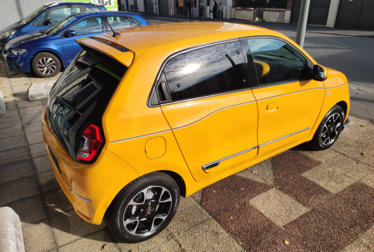 Renault Twingo III Phase 2 0.9 TCe 95 cv INTENS / SUIVI RENAULT