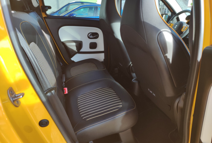 Renault Twingo III Phase 2 0.9 TCe 95 cv INTENS / SUIVI RENAULT