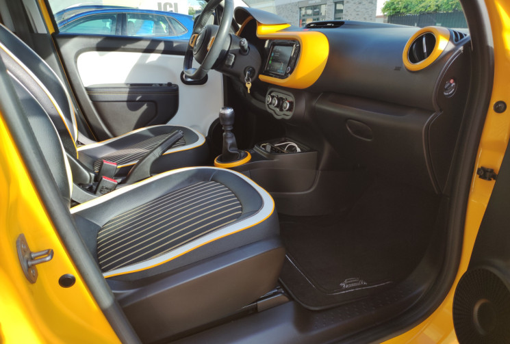 Renault Twingo III Phase 2 0.9 TCe 95 cv INTENS / SUIVI RENAULT