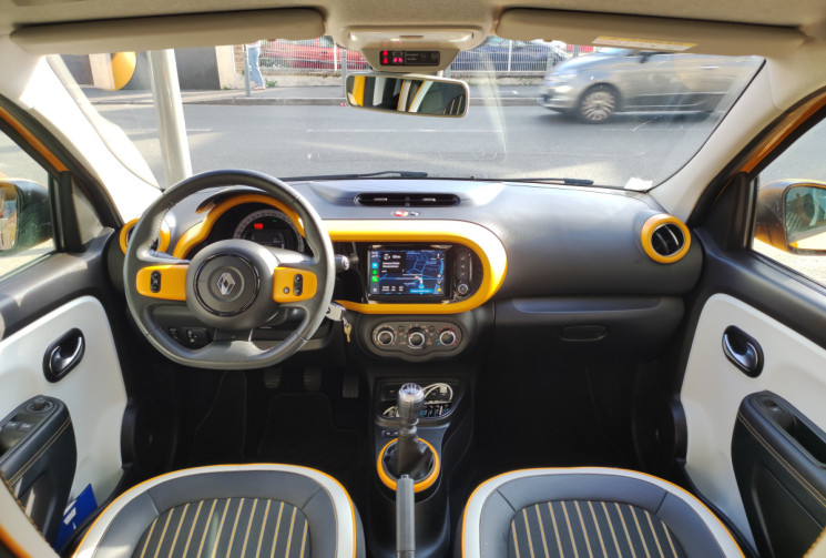 Renault Twingo III Phase 2 0.9 TCe 95 cv INTENS / SUIVI RENAULT