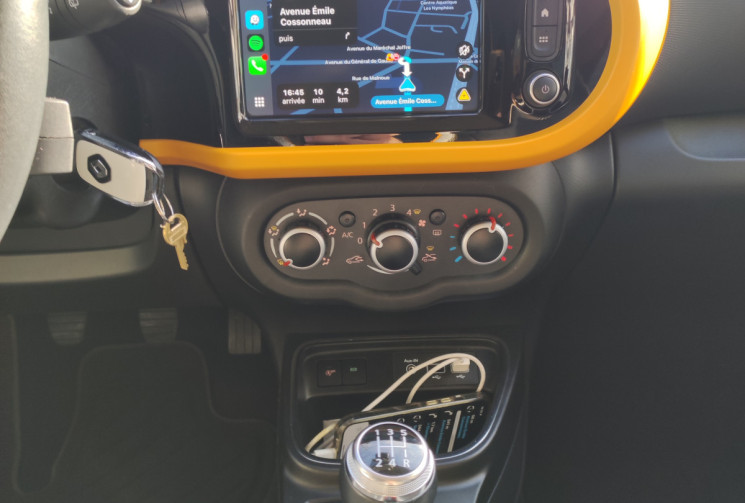 Renault Twingo III Phase 2 0.9 TCe 95 cv INTENS / SUIVI RENAULT