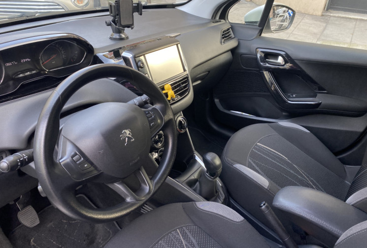 Peugeot 208 1.4 HDI 68 CH BUSINESS