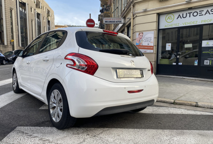 Peugeot 208 1.4 HDI 68 CH BUSINESS