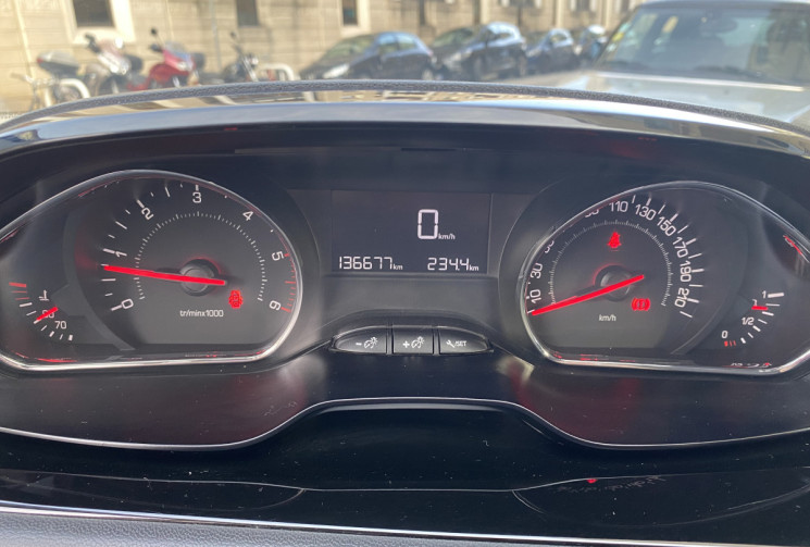 Peugeot 208 1.4 HDI 68 CH BUSINESS