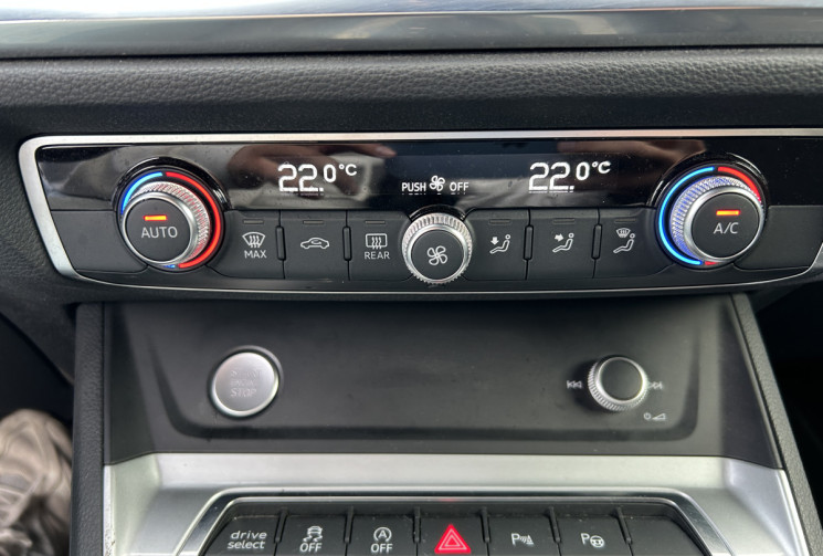 Audi Q3 40 TDI 190 Ch Design Luxe Quattro S-tronic 7 * CARPLAY * VOLANT MEPLAT * FULL LED