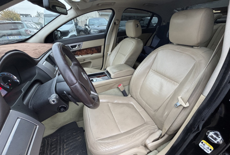 Jaguar XF 3.0D / 275 CH / LUXE PREMIUM 