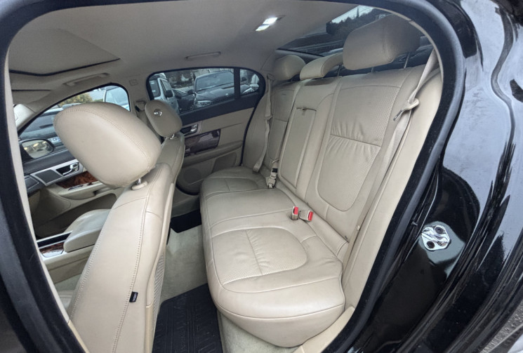 Jaguar XF 3.0D / 275 CH / LUXE PREMIUM 