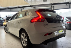 Volvo V40 T3 1.6 ESS 150CV MOMENTUM - TOIT PANORAMIQUE