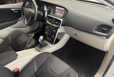 Volvo V40 T3 1.6 ESS 150CV MOMENTUM - TOIT PANORAMIQUE
