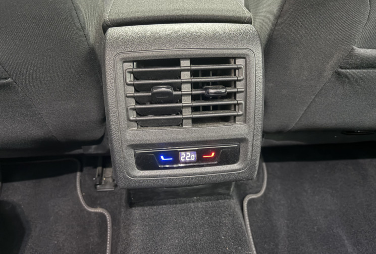 Volkswagen Golf VIII 1.5 eTSI 130 ch Life Business DSG7 / TVA / Première main / Entretien VW