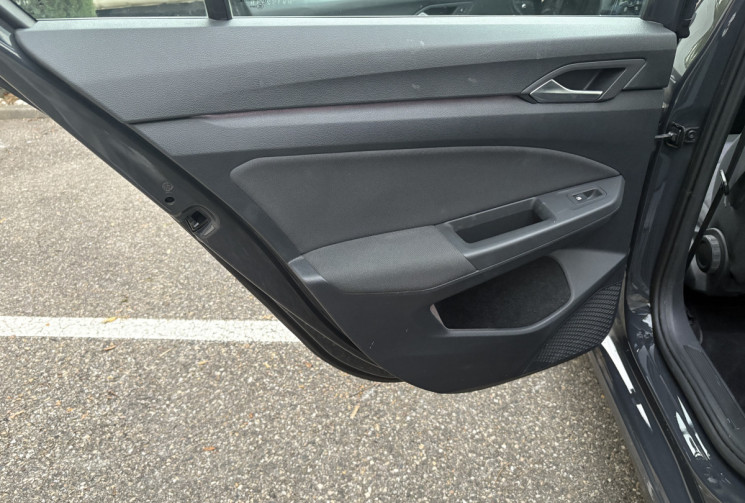 Volkswagen Golf VIII 1.5 eTSI 130 ch Life DSG7 / TVA / Première main / Entretien VW