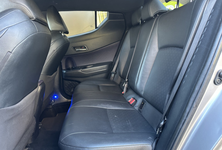 Toyota C-HR 1.8 VVT-i 122 HSD Hybride Pack Premium / Attelage / Garantie Toyota