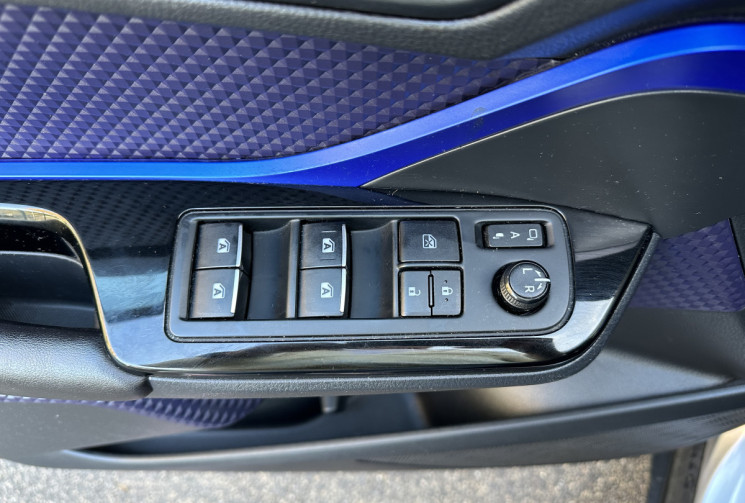 Toyota C-HR 1.8 VVT-i 122 HSD Hybride Pack Premium / Attelage / Garantie Toyota