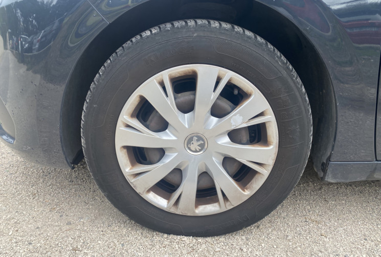 Peugeot 208 I Phase 2 5 Portes 1.2 VTi 12V ACTIVE 82 CH