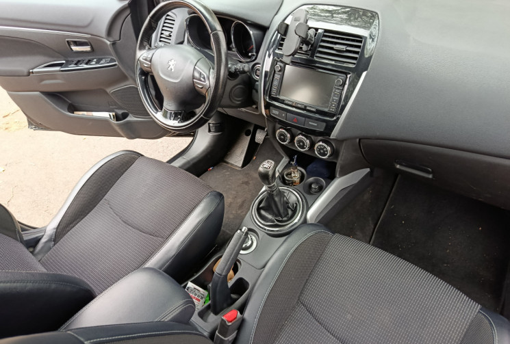 Peugeot 4008 1.8 HDi 4WD ALLURE S&S 150 / TOIT OUVRANT