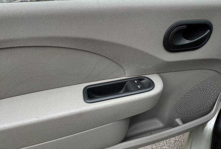 Renault Twingo II 1.2 i 60 cv