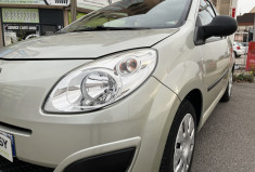 Renault Twingo II 1.2 i 60 cv