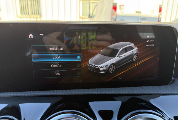 Mercedes Classe A 180d 116cv AMG line * Caméra * Focal * Siège Chauffants * TBE * Entretien OK 