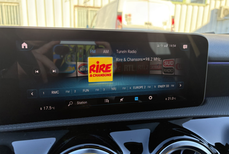 Mercedes Classe A 180d 116cv AMG line * Caméra * Focal * Siège Chauffants * TBE * Entretien OK 