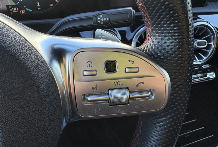 Mercedes Classe A 180d 116cv AMG line * Caméra * Focal * Siège Chauffants * TBE * Entretien OK 