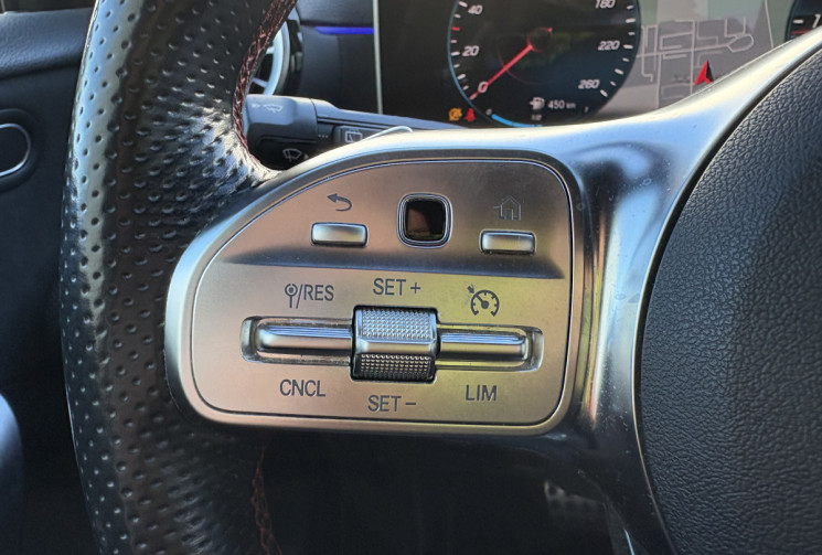 Mercedes Classe A 180d 116cv AMG line * Caméra * Focal * Siège Chauffants * TBE * Entretien OK 