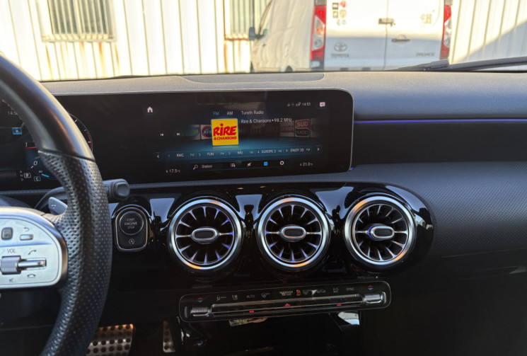 Mercedes Classe A 180d 116cv AMG line * Caméra * Focal * Siège Chauffants * TBE * Entretien OK 