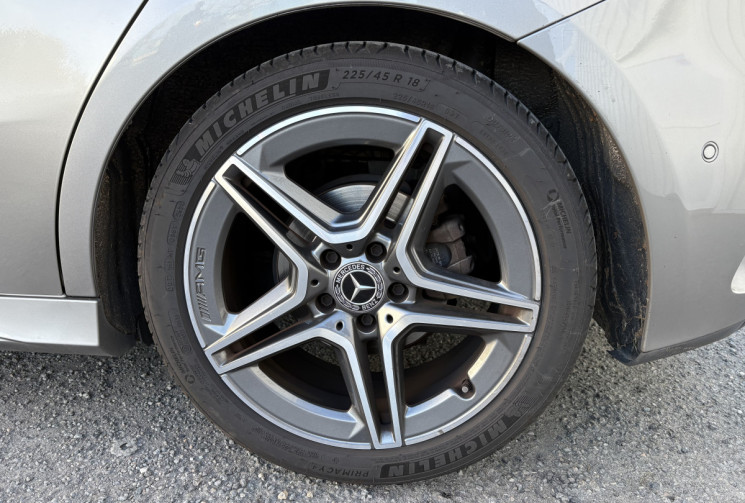 Mercedes Classe A 180d 116cv AMG line * Caméra * Focal * Siège Chauffants * TBE * Entretien OK 