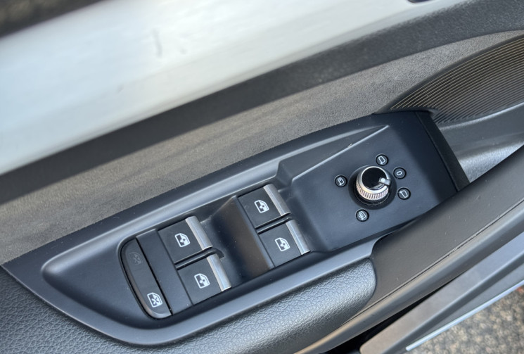 Audi Q5 35 TDi 2.0 163 S-Line  S-Tronic7 / Toit ouvrant / Hifi B&O / Matrix LED / Sièges chauffants