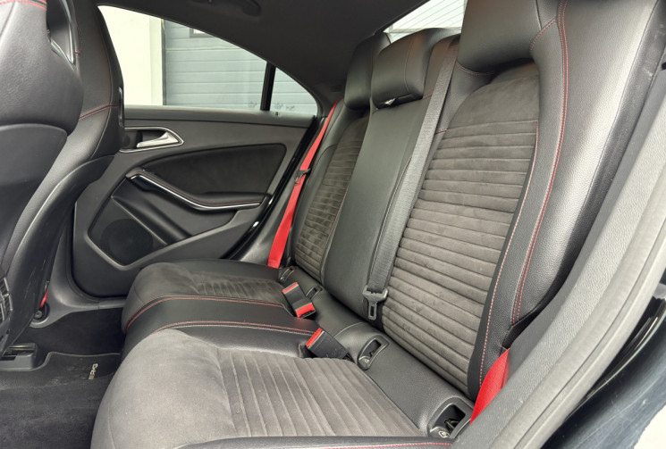 Mercedes CLA 45 AMG 2.0 i Turbo 4MATIC 7G-DCT 381 cv