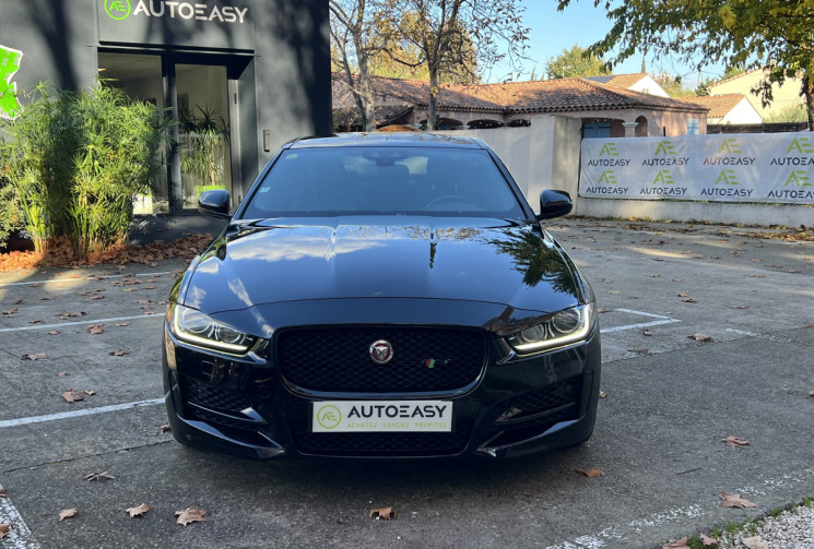 Jaguar XE 2.0 D 180 R-Sport BVA / Toit Ouvrant / Sièges Chauffants / Keyless 